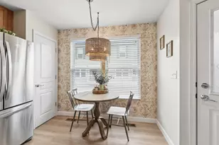 1021 Crane Pt, Elgin, IL 60124 - Photo 5