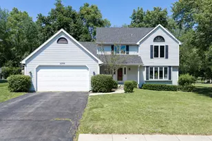 2206 Farmdale Ln, Freeport, IL 61032 - Photo 1