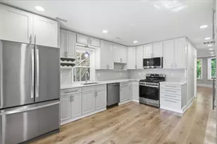 2939 N Hamlin Ave, Chicago, IL 60618 - Photo 9