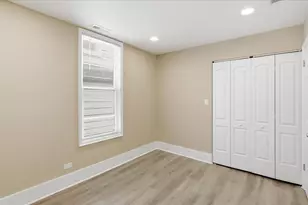 2939 N Hamlin Ave, Chicago, IL 60618 - Photo 33
