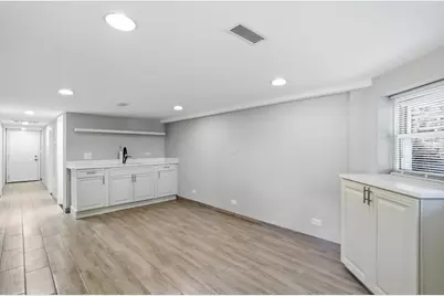 2939 N Hamlin Avenue, Chicago, IL 60618 - Photo 7
