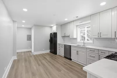 2939 N Hamlin Avenue, Chicago, IL 60618 - Photo 3