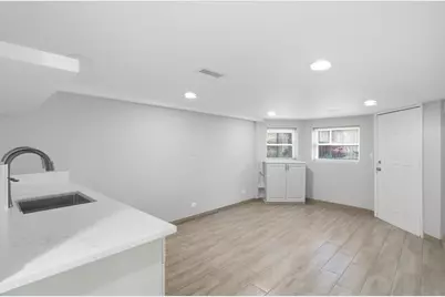 2939 N Hamlin Avenue, Chicago, IL 60618 - Photo 23