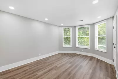 2939 N Hamlin Avenue, Chicago, IL 60618 - Photo 5