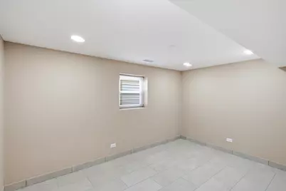 2939 N Hamlin Avenue, Chicago, IL 60618 - Photo 19