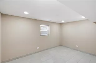 2939 N Hamlin Ave, Chicago, IL 60618 - Photo 19