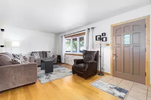 6941 Olympic Dr, Bridgeview, IL 60455 - Photo 5