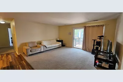 893 Golf Course Road #8, Crystal Lake, IL 60014 - Photo 3