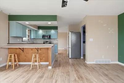 203 W Nissen Stigen, Lee, IL 60530 - Photo 5