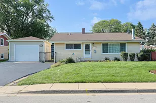 113 Siesta Rd, Carpentersville, IL 60110 - Photo 1