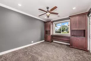 9461 Bay Colony Dr, Des Plaines, IL 60016 - Photo 13