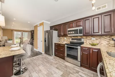 9461 Bay Colony Drive #1S, Des Plaines, IL 60016 - Photo 5