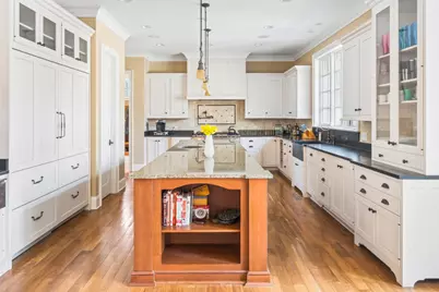 1300 Abington Cambs Drive, Lake Forest, IL 60045 - Photo 9
