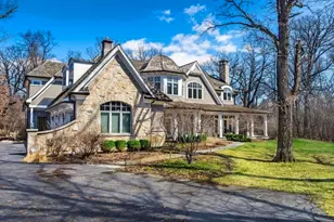 1300 Abington Cambs Dr, Lake Forest, IL 60045 - Photo 3