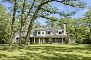 1300 Abington Cambs Dr, Lake Forest, IL 60045 - Photo 1