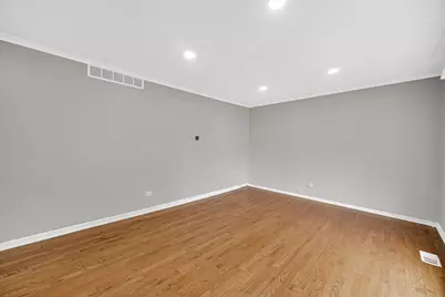 915 Wampum Court, Carol Stream, IL 60188 - Photo 3
