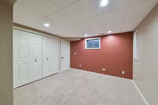 2067 Childs Ct, Wheaton, IL 60187 - Photo 17