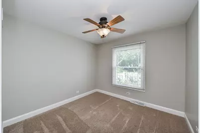 2067 Childs Court, Wheaton, IL 60187 - Photo 9