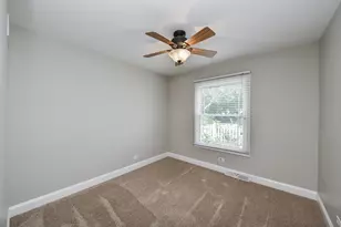 2067 Childs Ct, Wheaton, IL 60187 - Photo 9