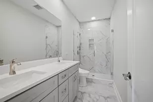 160 Violet Ln, Wheeling, IL 60090 - Photo 9