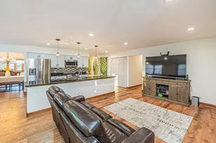 105 Mendon Ln, Schaumburg, IL 60193 - Photo 5