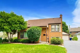 679 S Spring Rd, Elmhurst, IL 60126 - Photo 1