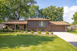302 Birch Dr, Shorewood, IL 60404 - Photo 1