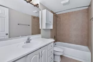 181 Inverness Ct, Elk Grove Village, IL 60007 - Photo 13