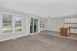 181 Inverness Ct, Elk Grove Village, IL 60007 - Photo 5