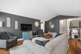 2296 Briarhill Dr, Naperville, IL 60565 - Photo 5