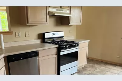 545 N Fox Trail #545, Round Lake, IL 60073 - Photo 3