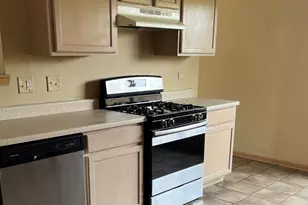 545 N Fox Trl, Round Lake, IL 60073 - Photo 3