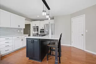 655 Deer Lakes Dr, Goodfield, IL 61742 - Photo 11
