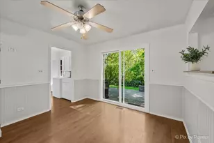 720 Woodhollow Ln, Buffalo Grove, IL 60089 - Photo 11