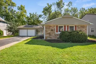 720 Woodhollow Ln, Buffalo Grove, IL 60089 - Photo 1