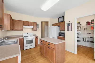 2022 Prairie Rose Lane, Yorkville, IL 60560 - Photo 15