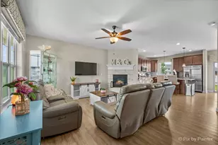 2240 Coventry Cir S, Sycamore, IL 60178 - Photo 5