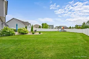 2240 Coventry Cir S, Sycamore, IL 60178 - Photo 33