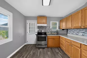 116 N Hickory St, Waterman, IL 60556 - Photo 9