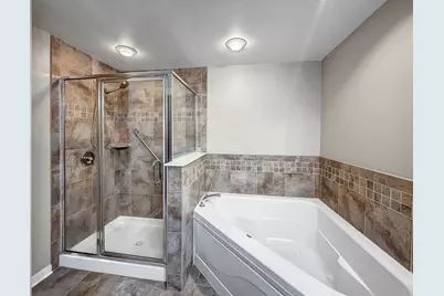 701 W Rand Road #137, Arlington Heights, IL 60004 - Photo 9