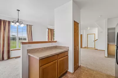 1548 Grand Drive #6, Dekalb, IL 60115 - Photo 11