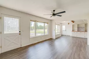 14630 N Woodlawn Ln, Chicago, IL 62898 - Photo 5