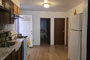 3030 S Poplar Ave, Chicago, IL 60608 - Photo 3