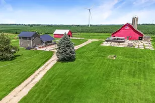 15564 W Fisher Rd, Lena, IL 61048 - Photo 5