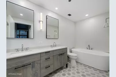 333 W Hubbard Street #904, Chicago, IL 60654 - Photo 15