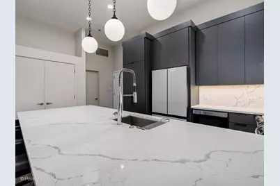 333 W Hubbard Street #904, Chicago, IL 60654 - Photo 9