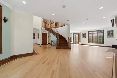 7001 Laramie Avenue, Skokie, IL 60077 - Photo 9