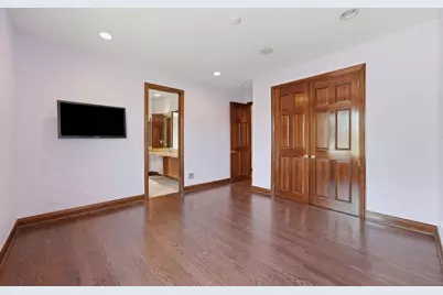 7001 Laramie Avenue, Skokie, IL 60077 - Photo 39