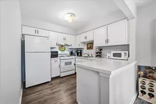 175 N Glengarry Dr, Geneva, IL 60134 - Photo 7