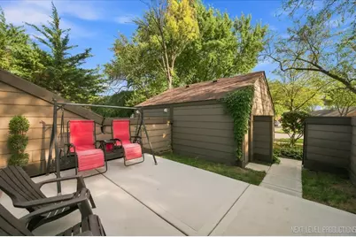 175 N Glengarry Drive #C, Geneva, IL 60134 - Photo 3